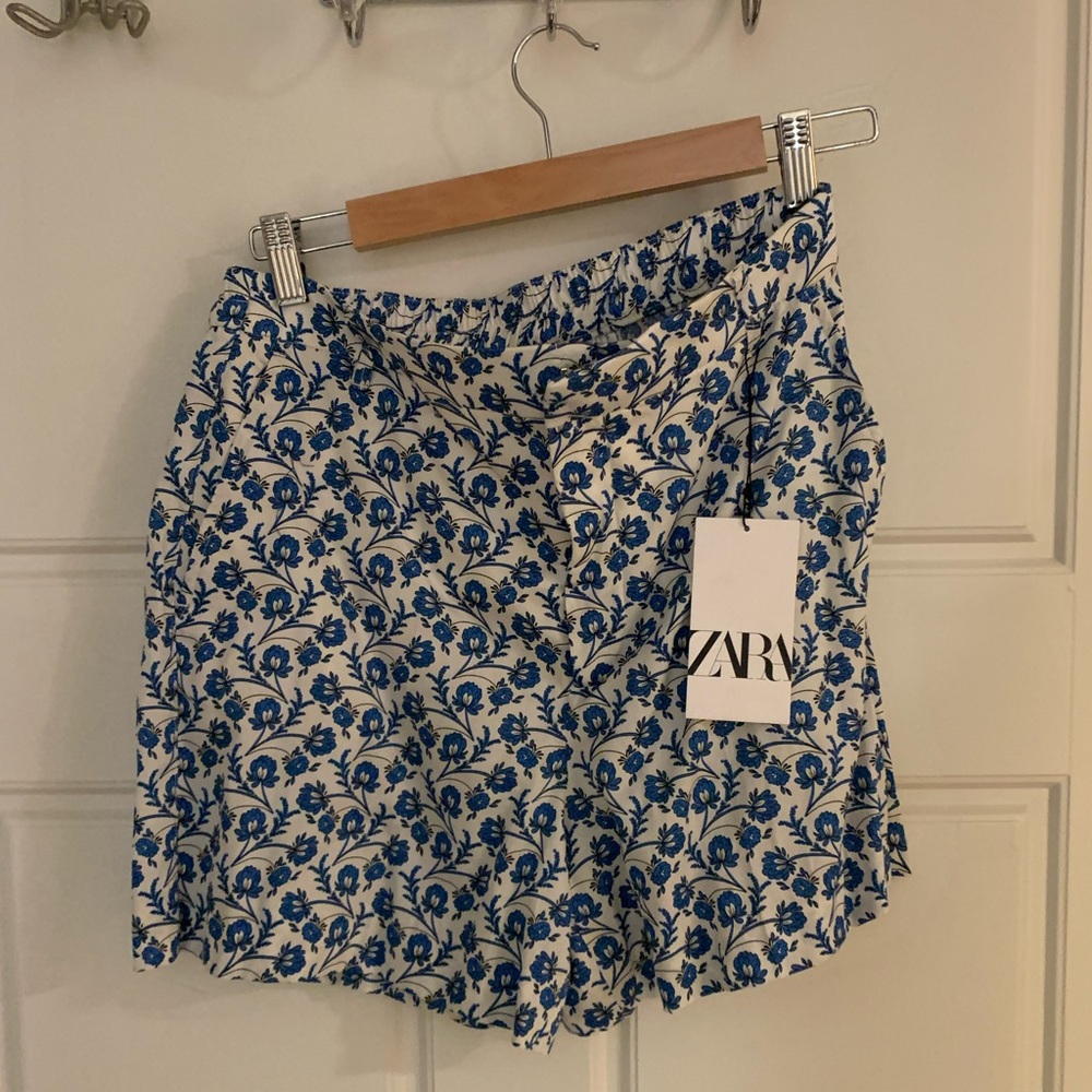 NWT Zara printed blue floral shorts💙